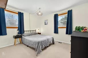 3710 Meadow Dr, Rolling Meadows, IL 60008 - Photo 10