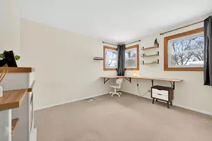 3710 Meadow Dr, Rolling Meadows, IL 60008 - Photo 12