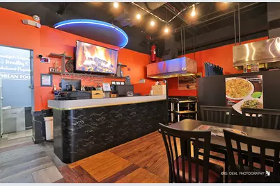 243 W Golf Road, Schaumburg, IL 60195 - Photo 14