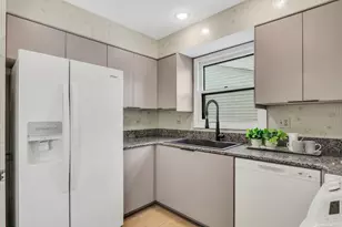 1234 Devonshire Rd, Buffalo Grove, IL 60089 - Photo 12