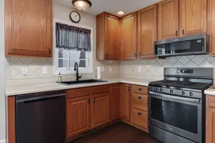 20 Crystal Ct, Bloomington, IL 61704 - Photo 10