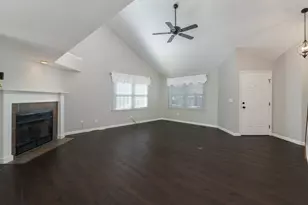 20 Crystal Ct, Bloomington, IL 61704 - Photo 6