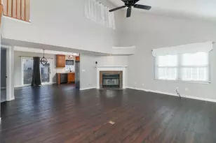 20 Crystal Ct, Bloomington, IL 61704 - Photo 4