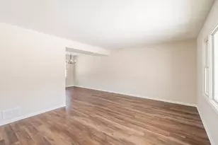 429 6th St, Wheeling, IL 60090 - Photo 4