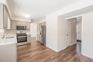 429 6th St, Wheeling, IL 60090 - Photo 6