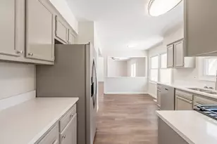 429 6th St, Wheeling, IL 60090 - Photo 8