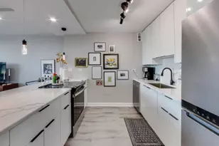 1255 N Sandburg Terrace, Chicago, IL 60610 - Photo 8