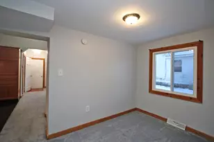 338 E Lakeview Ave, Round Lake Beach, IL 60073 - Photo 16