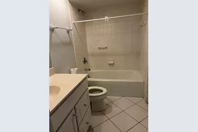 101 Lake Hinsdale Drive #205, Willowbrook, IL 60527 - Photo 4