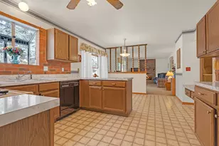 121 S Raddant Rd, Batavia, IL 60510 - Photo 8