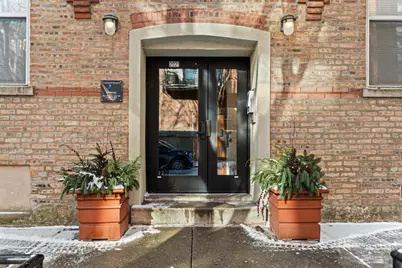 2021 W Willow Street #102, Chicago, IL 60647 - Photo 2