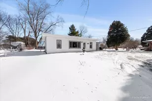 2629 N McAree Rd, Waukegan, IL 60087 - Photo 2