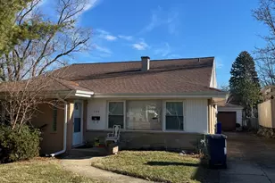 107 N Pierce Ave, Wheaton, IL 60187 - Photo 2