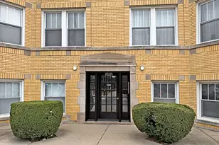 4201 W Addison Ave, Chicago, IL 60641 - Photo 2