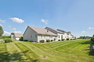 816 Katherine Ln, Hampshire, IL 60140 - Photo 2