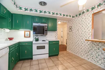 221 N Kenilworth Avenue #109, Oak Park, IL 60302 - Photo 12