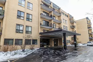 221 N Kenilworth Ave, Oak Park, IL 60302 - Photo 1