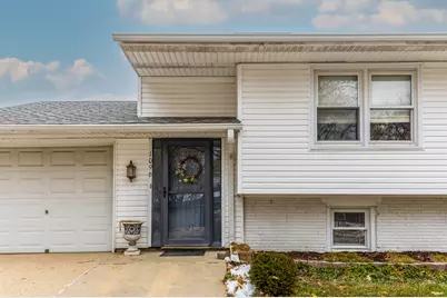 1096 Beechwood Road, Buffalo Grove, IL 60089 - Photo 2