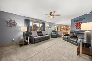 1122 Yorkshire Dr S, Sycamore, IL 60178 - Photo 18