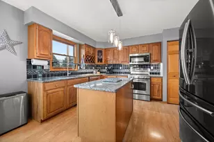 1122 Yorkshire Dr S, Sycamore, IL 60178 - Photo 14