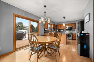 1122 Yorkshire Dr S, Sycamore, IL 60178 - Photo 16