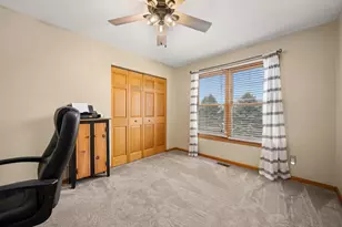 1122 Yorkshire Dr S, Sycamore, IL 60178 - Photo 30