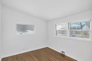 7541 Lyons St, Morton Grove, IL 60053 - Photo 16