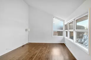 7541 Lyons St, Morton Grove, IL 60053 - Photo 4