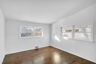 7541 Lyons St, Morton Grove, IL 60053 - Photo 12