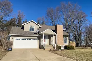 14068 N 400th Ave, McNabb, IL 61335 - Photo 1