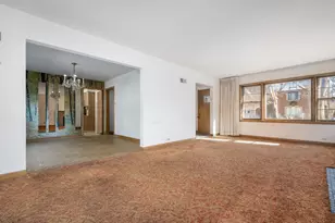 5932 N Keating Ave, Chicago, IL 60646 - Photo 4