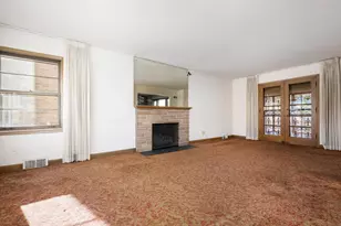 5932 N Keating Ave, Chicago, IL 60646 - Photo 4