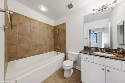 233 E 13th Street #2210, Chicago, IL 60605 - Photo 6