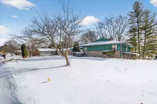 5103 Brookview Rd, Rockford, IL 61107 - Photo 2