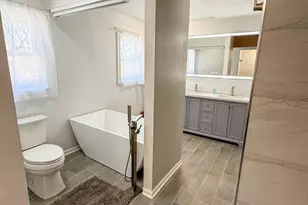 1404 Amy Ln, Libertyville, IL 60048 - Photo 30