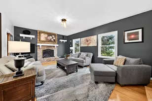 1404 Amy Ln, Libertyville, IL 60048 - Photo 10