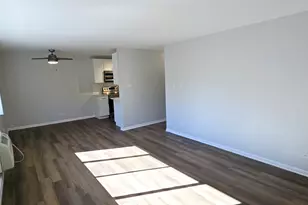 10 Oak Ave, Westmont, IL 60559 - Photo 8