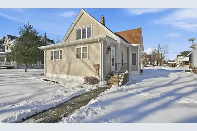 309 W Curtis Street, Grant Park, IL 60940 - Photo 1