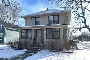 601 Columbia Ave, Elgin, IL 60120 - Photo 1