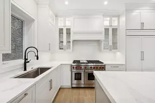 2136 N Cleveland Ave, Chicago, IL 60614 - Photo 14