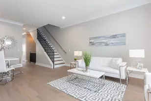 530 E 44th Pl, Chicago, IL 60653 - Photo 4