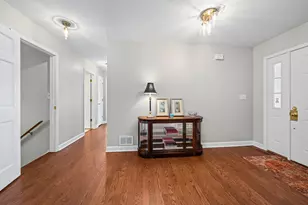 1427 Shire Cir, Inverness, IL 60067 - Photo 6