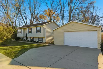 121 E Clarendon Drive, Round Lake Beach, IL 60073 - Photo 28