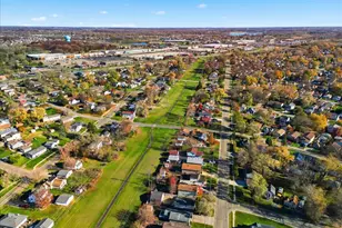 121 E Clarendon Dr, Round Lake Beach, IL 60073 - Photo 38