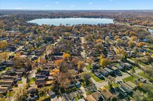 121 E Clarendon Dr, Round Lake Beach, IL 60073 - Photo 42