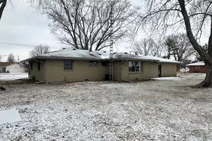 2408 16th Ave, Sterling, IL 61081 - Photo 4