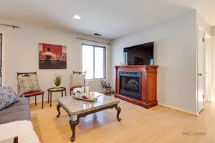 1025 Cottonwood Ct, Wheeling, IL 60090 - Photo 8