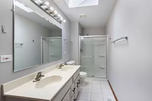 923 Ontario Dr, Romeoville, IL 60446 - Photo 10