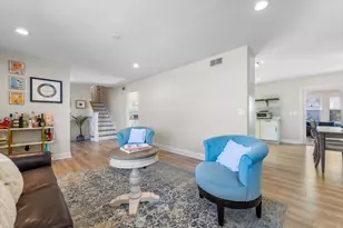 19 Golfview Ln, Lake Barrington, IL 60010 - Photo 4