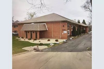318 W Naperville Road #8, Westmont, IL 60559 - Photo 1